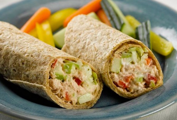 Wrap de atún y aguacate
