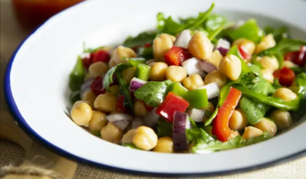 Ensalada mediterránea de garbanzos