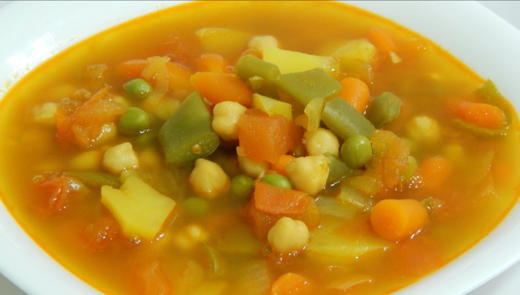Sopa de verduras con lentejas o garbanzos